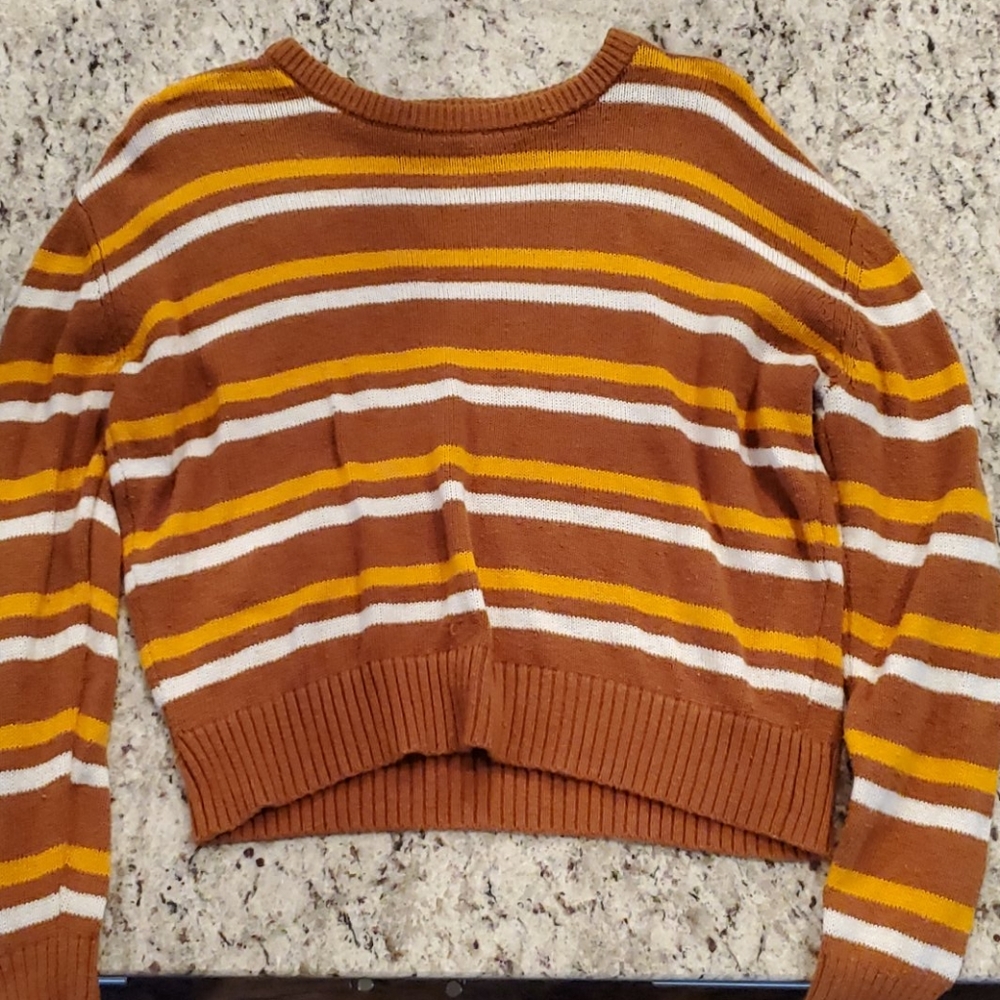 Crop swaeter